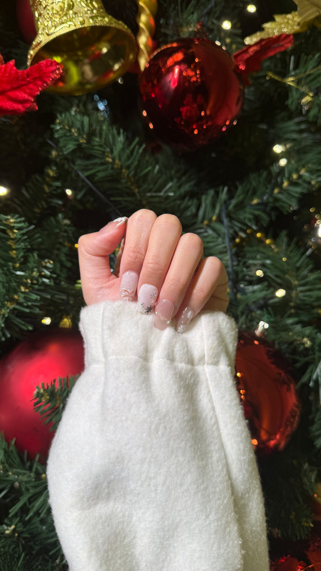 粉色聖誕樹煙火雪花