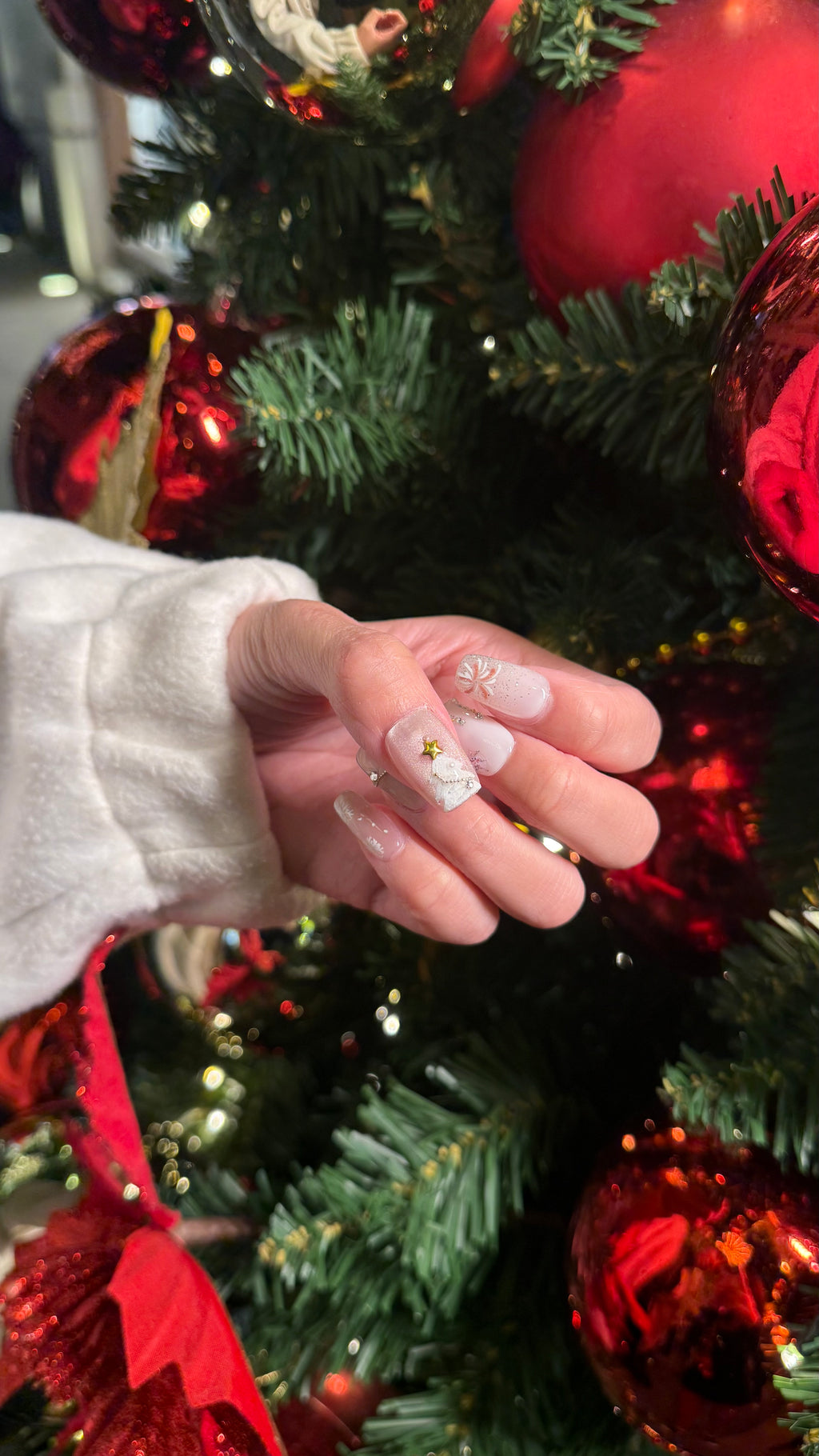 粉色聖誕樹煙火雪花